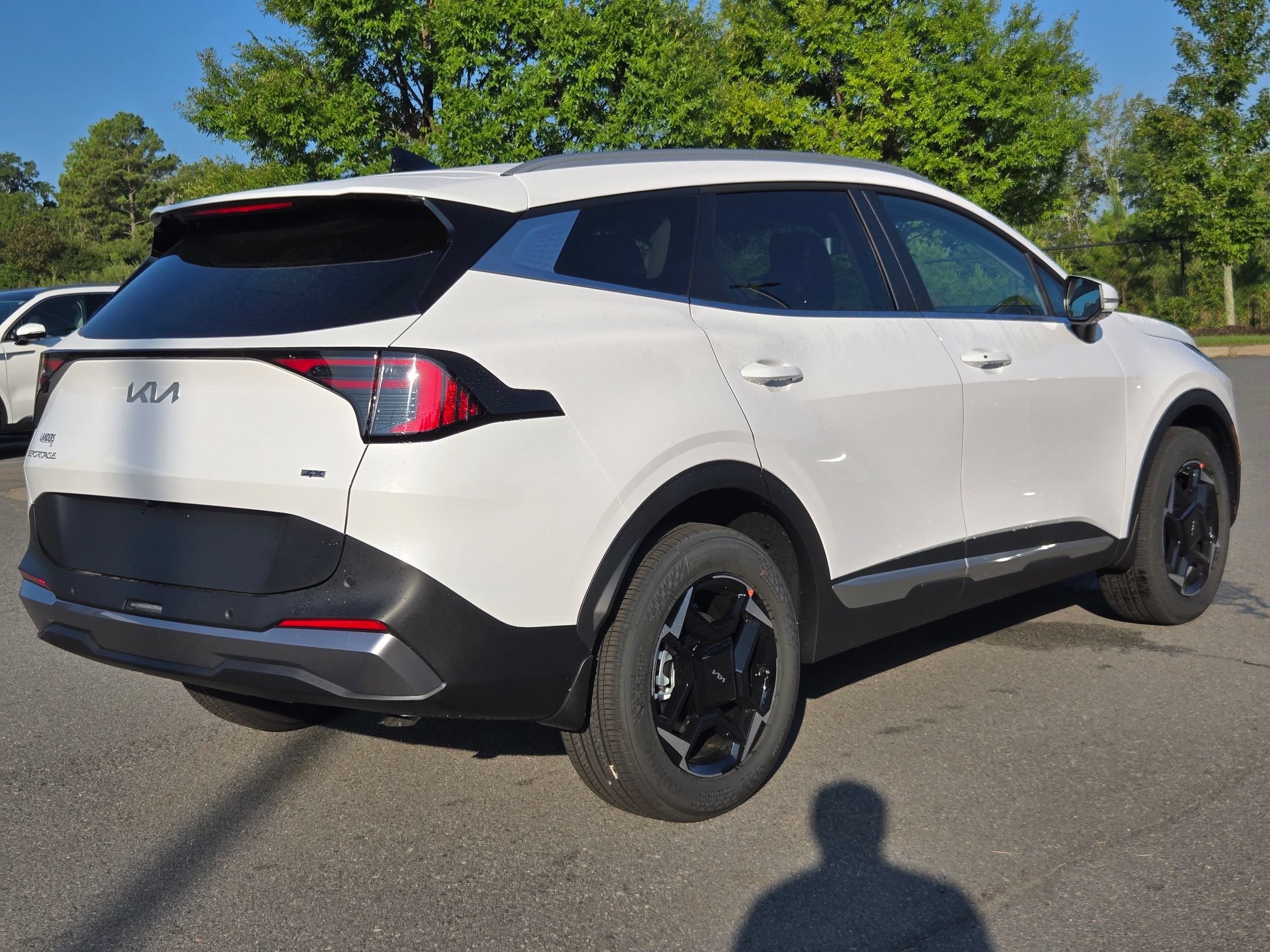 New 2026 Glacial White Pearl Kia EX image 7