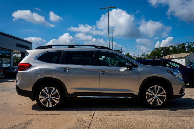 Used 2020 Tungsten Metallic Subaru Limited image 19
