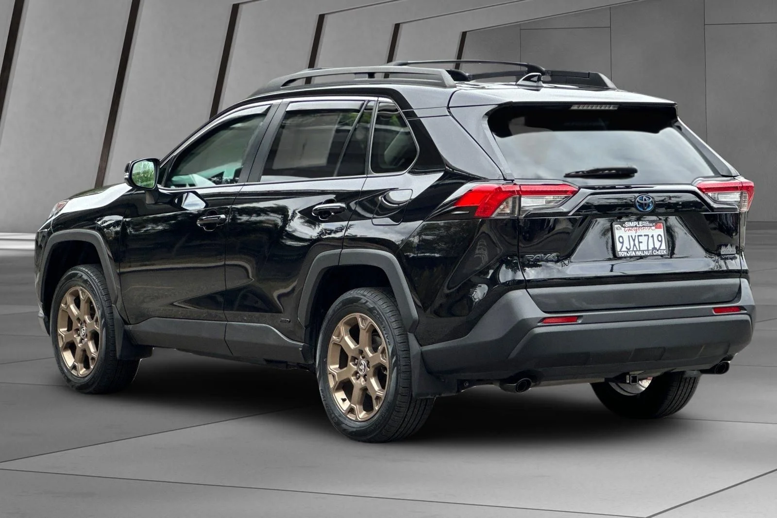 2024 Toyota RAV4 Woodland Edition - Photo 11