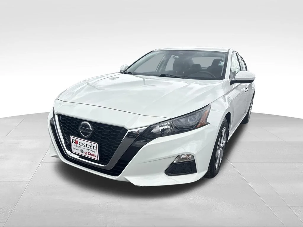 Used 2022 White Nissan 2.5 S image 8