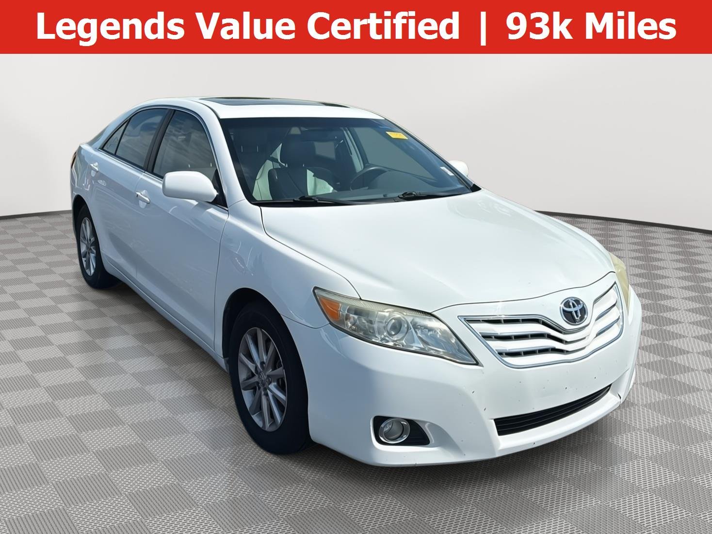 Used 2011 Super White Toyota XLE image 1