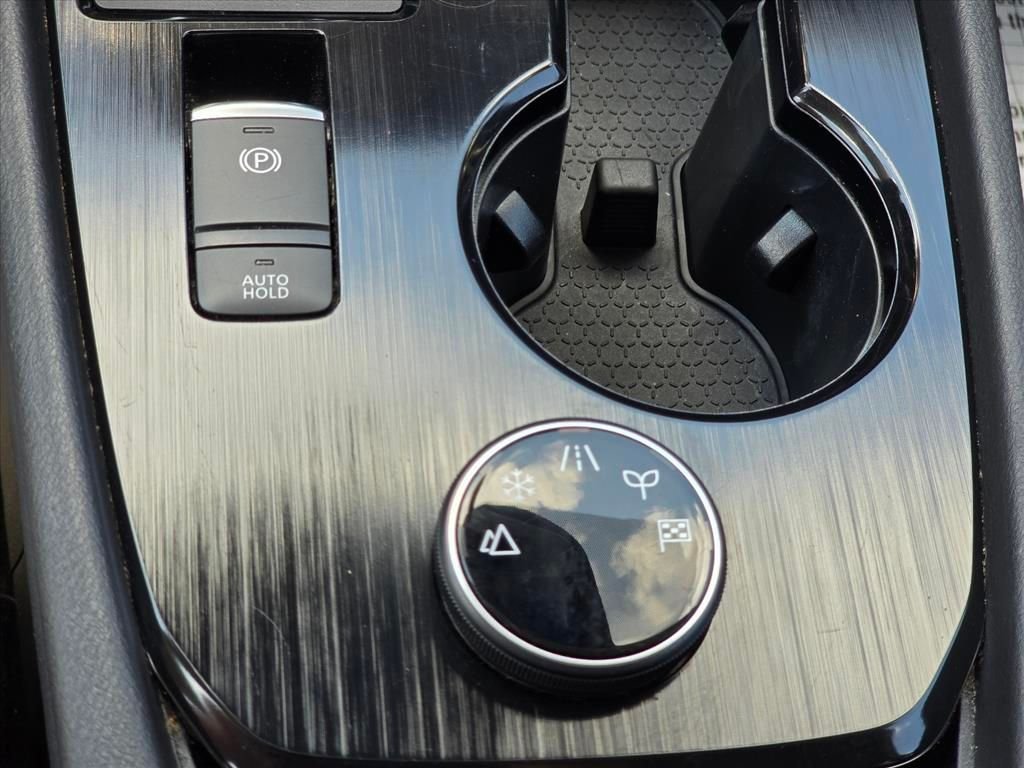 Used 2024 Silver Nissan SV image 19