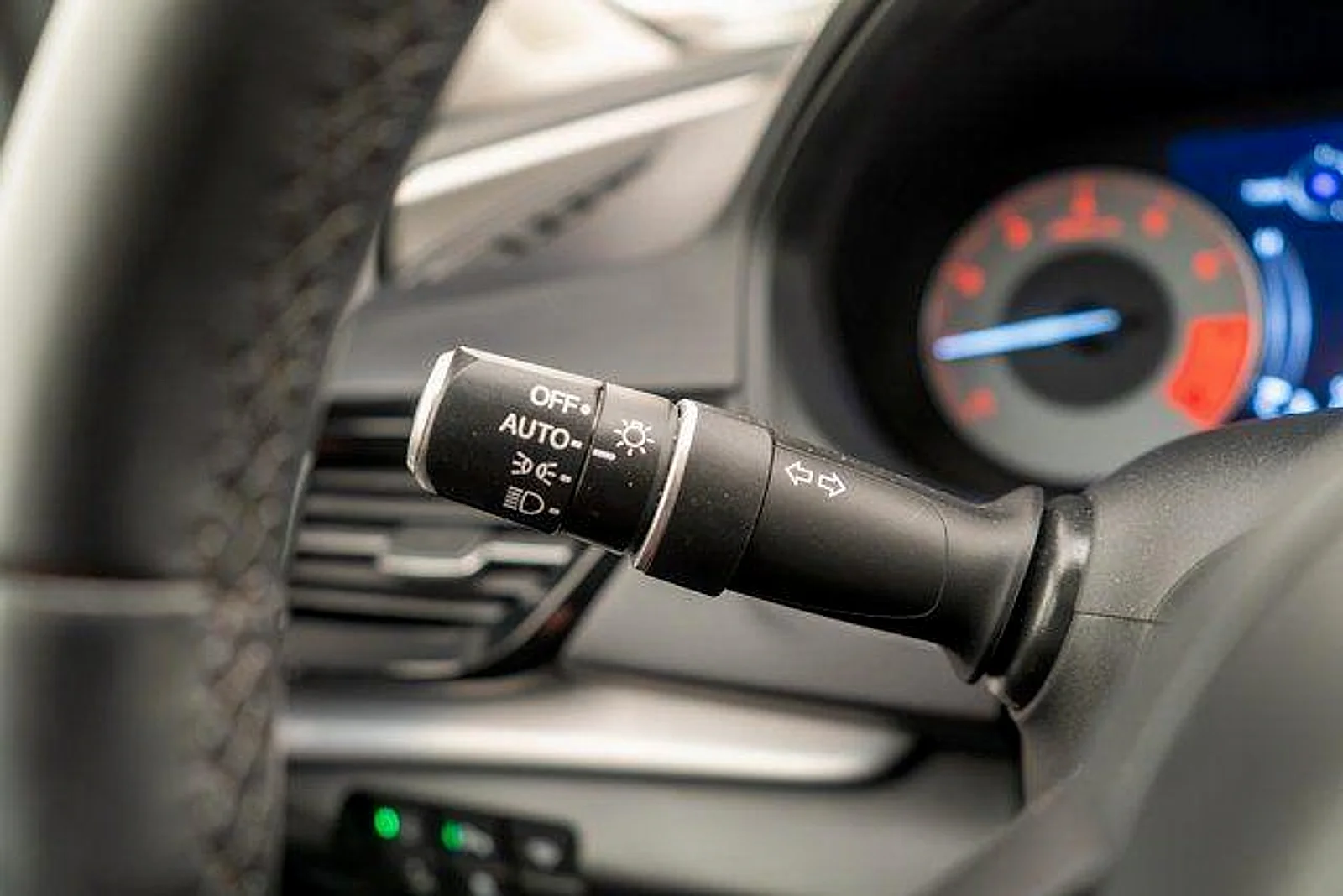 Used 2020 White Acura  image 23