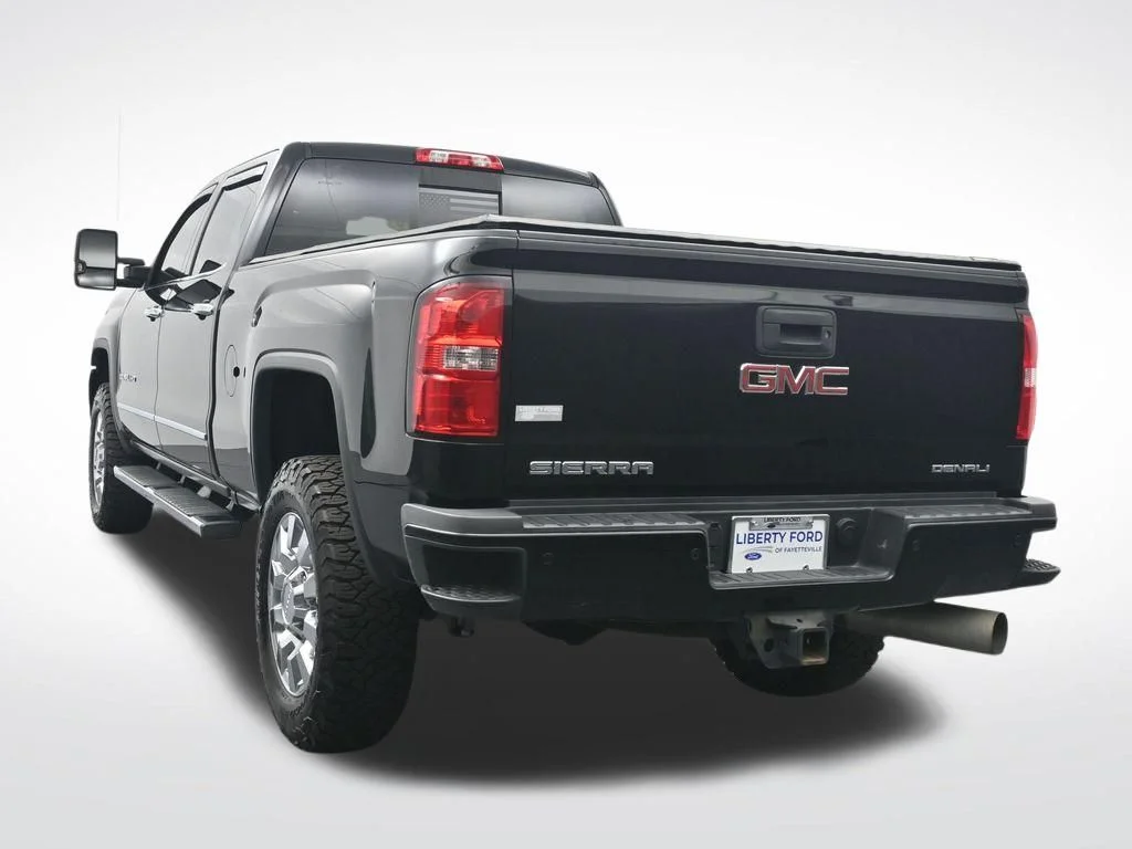 Used 2019 Black GMC Denali image 9