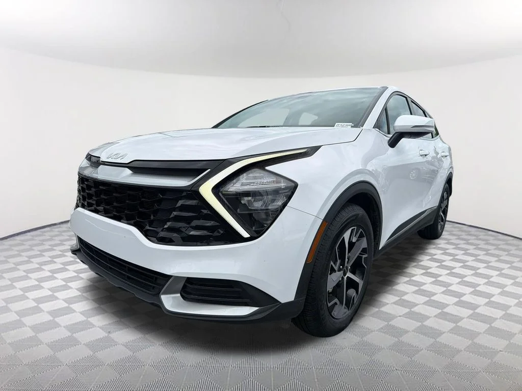 Used 2023 White Kia EX image 1