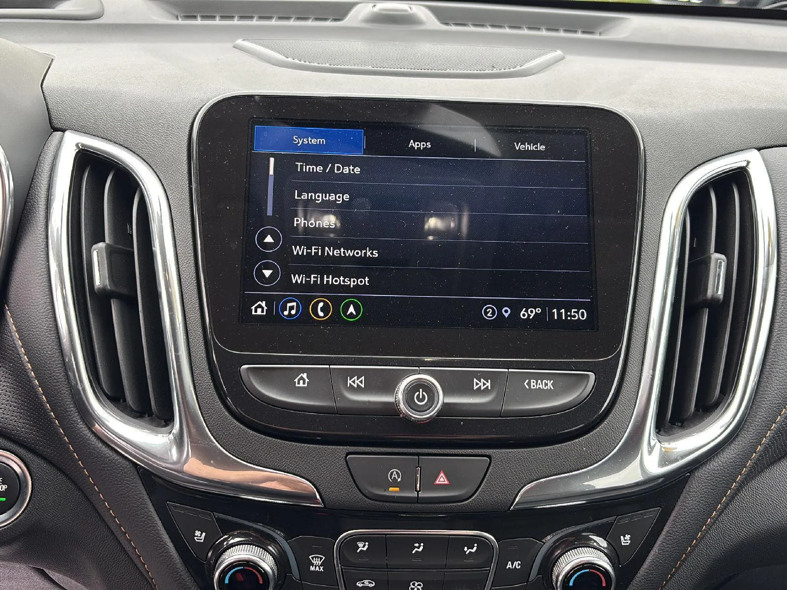 Used 2022 Summit White Chevrolet Premier image 18