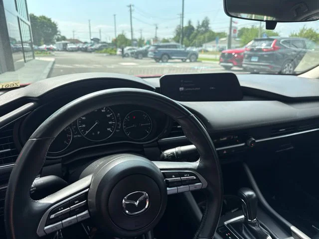 Used 2020 Red Mazda Select image 20