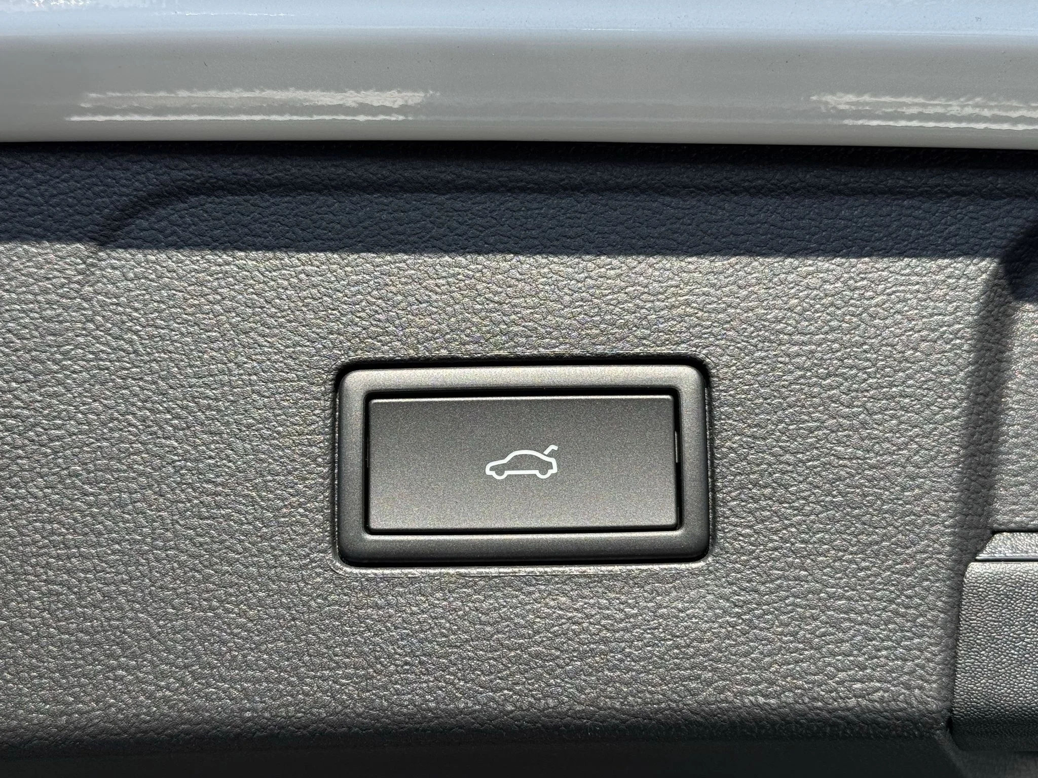 New 2026 Opal White Pearl Volkswagen 2.0T Peak Edition image 37