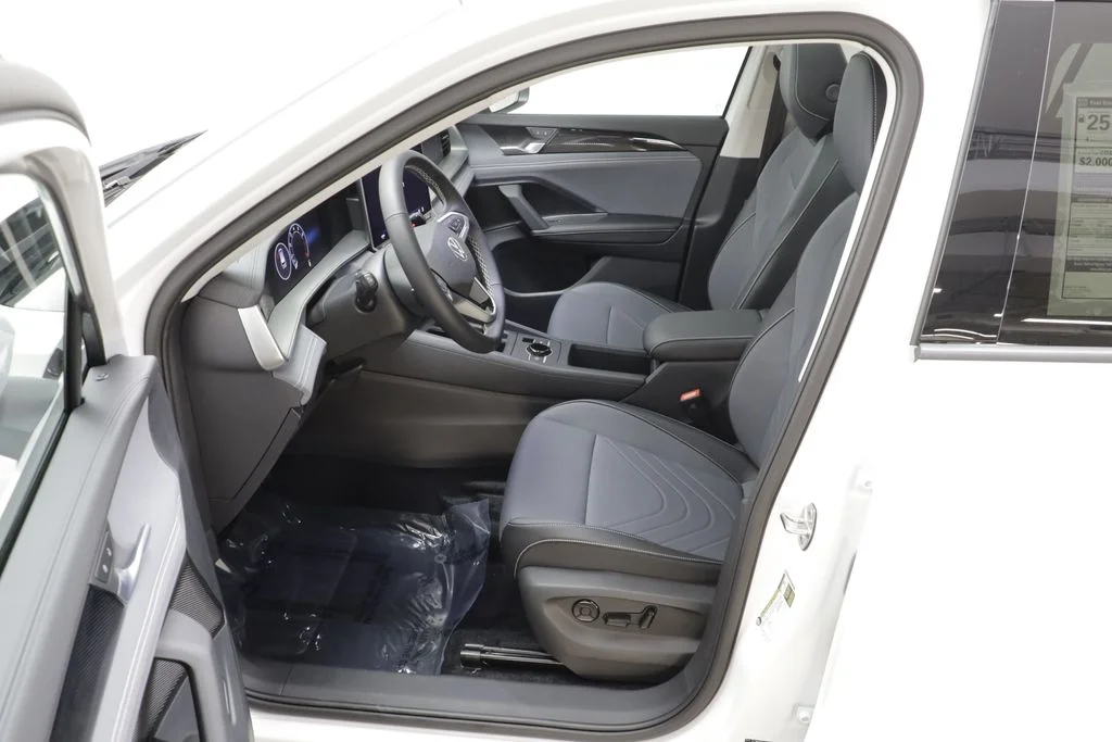 New 2026 Pure White Volkswagen 2.0T SE image 7