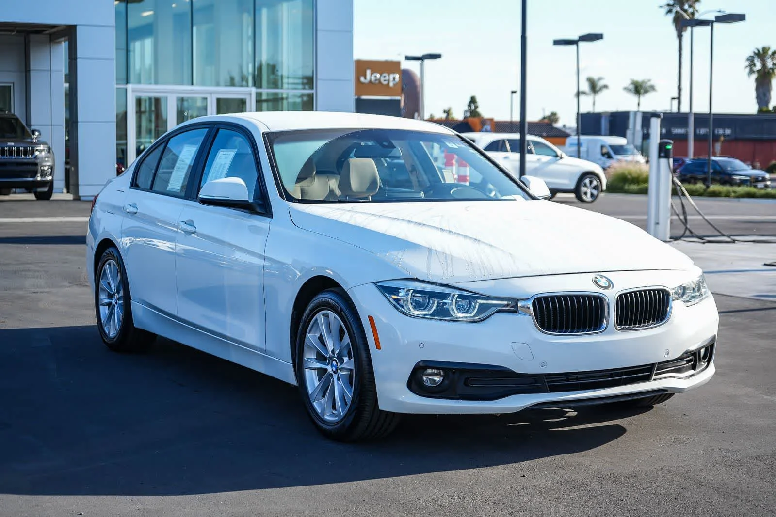 Used 2018 White BMW 320i image 3