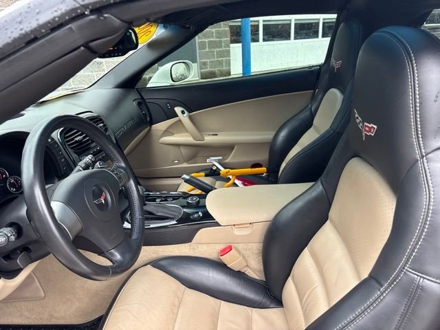 Used 2008 White Chevrolet Base image 12