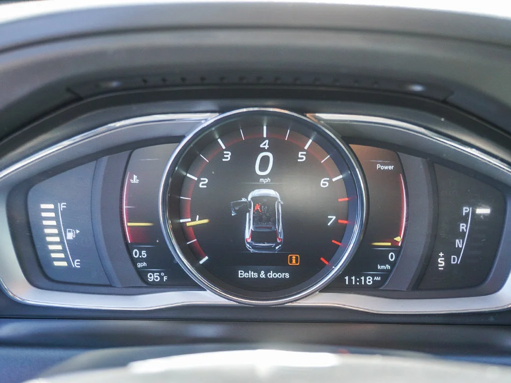 Used 2016 Black Volvo T5 Drive-E Premier image 21