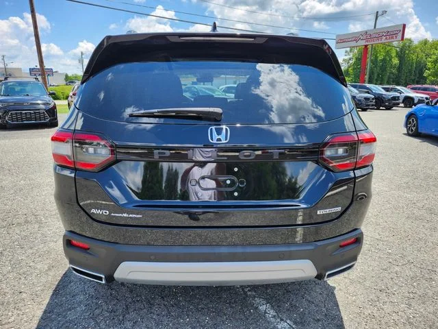 Used 2024 Black Honda Touring image 7