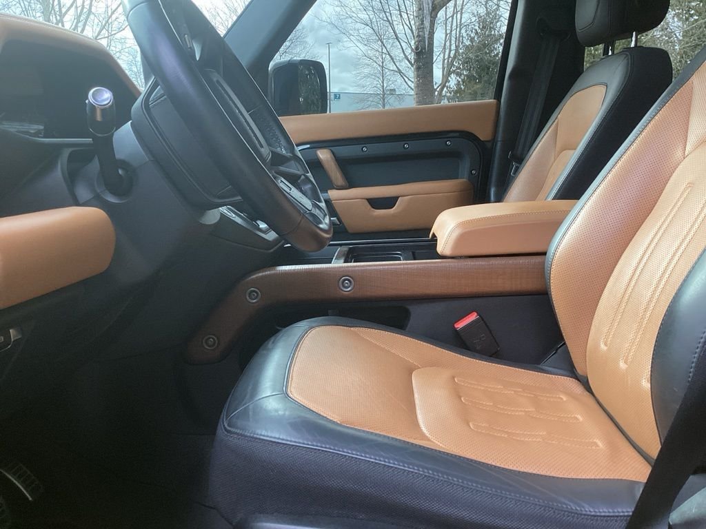 Used 2022  Land Rover X image 5