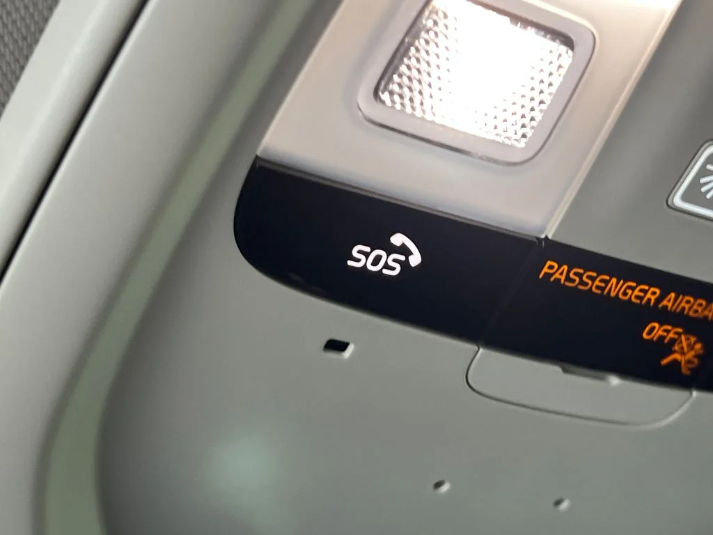 Used 2024  Volvo B5 Plus Dark Theme image 36