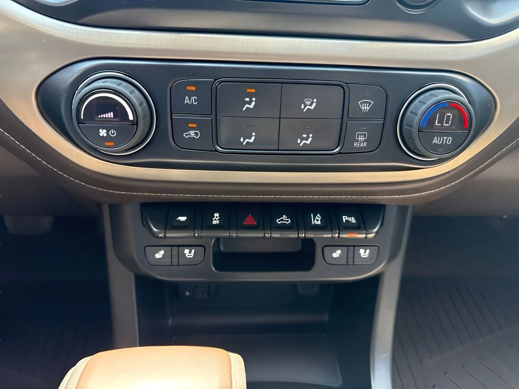 Used 2021 Black GMC Denali image 18