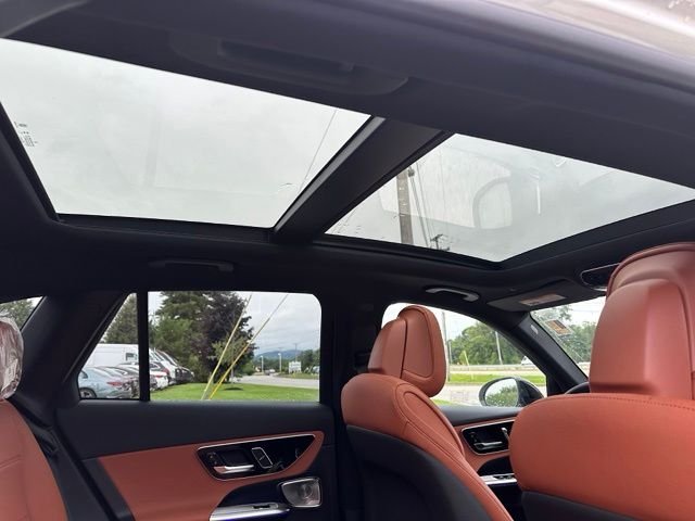 New 2027 Polar White Mercedes-Benz GLC 300 image 23