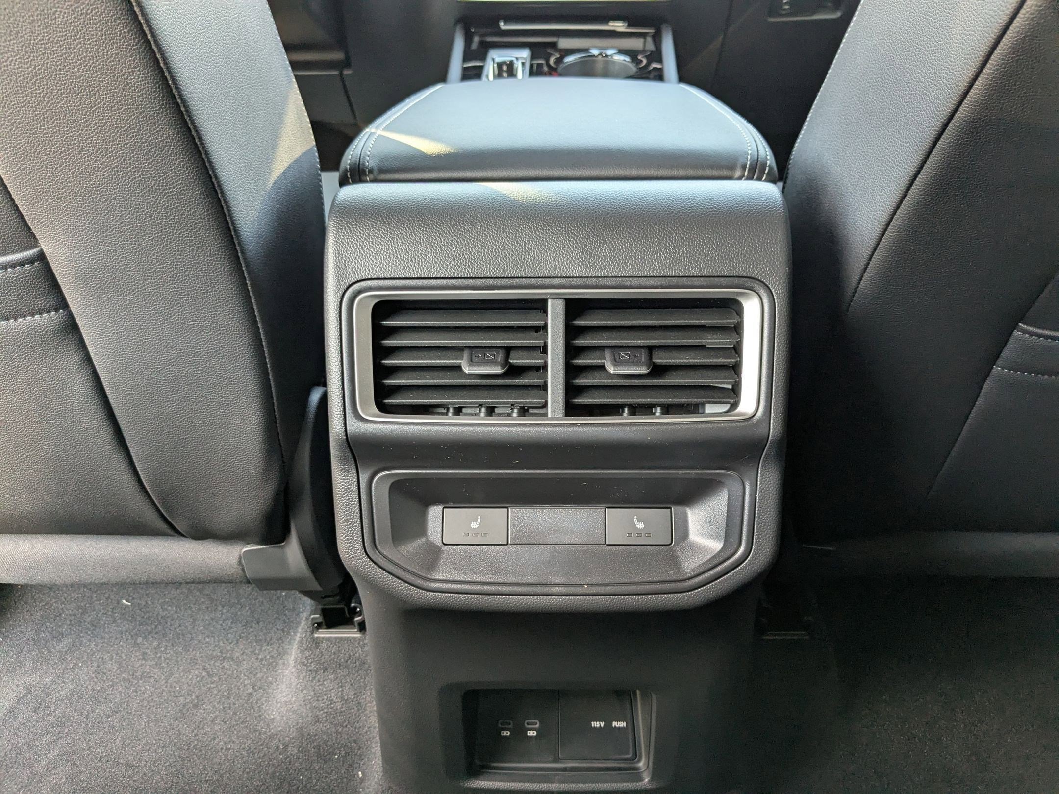 2026 Volkswagen Atlas Cross Sport SEL Premium R-LINE - Photo 17