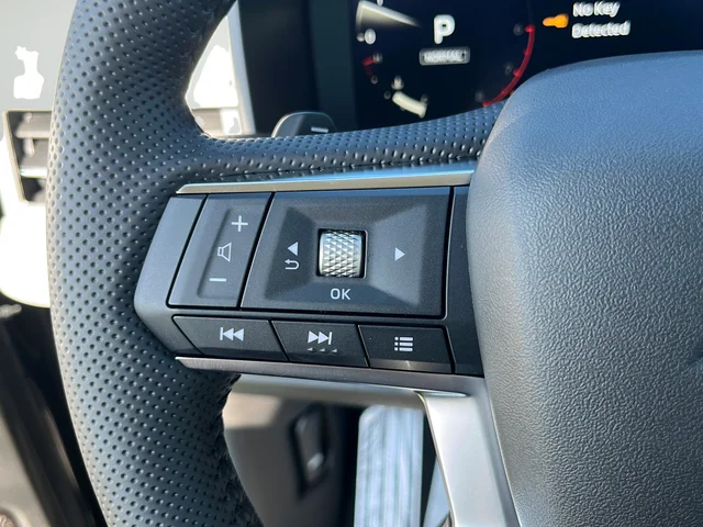 Used 2025 Black Mitsubishi Platinum Edition image 9