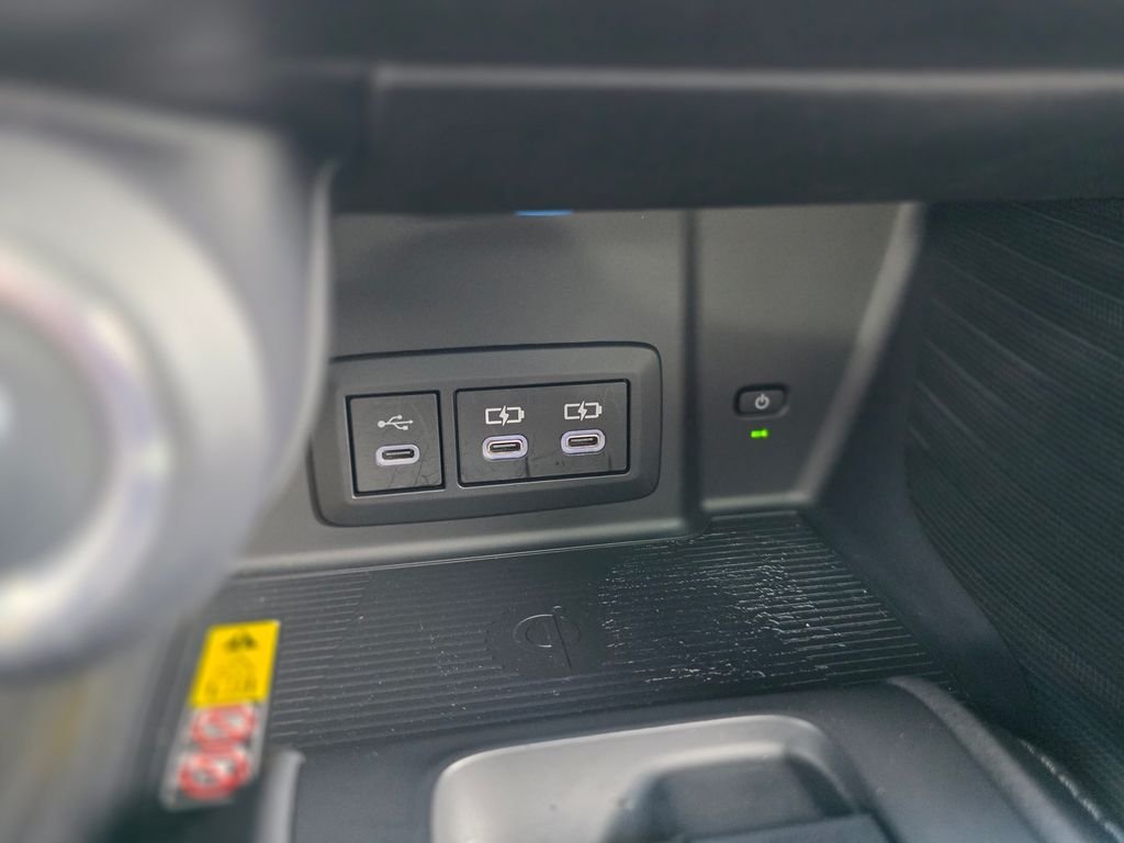 2024 Toyota Venza XLE - Photo 32