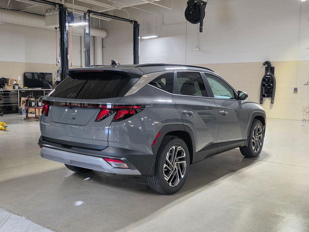 New 2026 Hampton Gray Hyundai SEL Plus FWD image 7