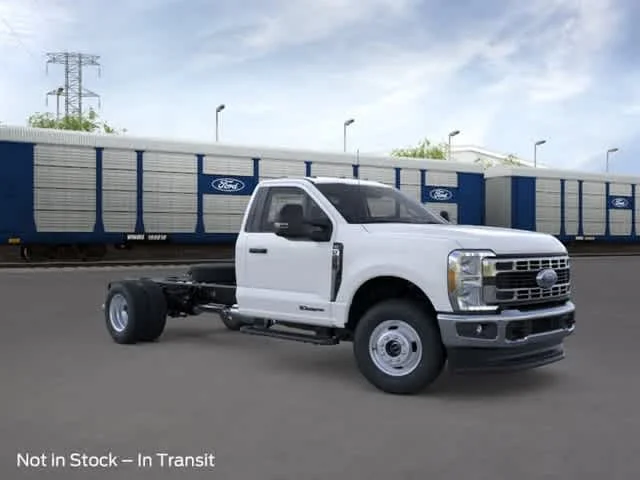 New 2026 Oxford White Ford F-350® XLT image 29