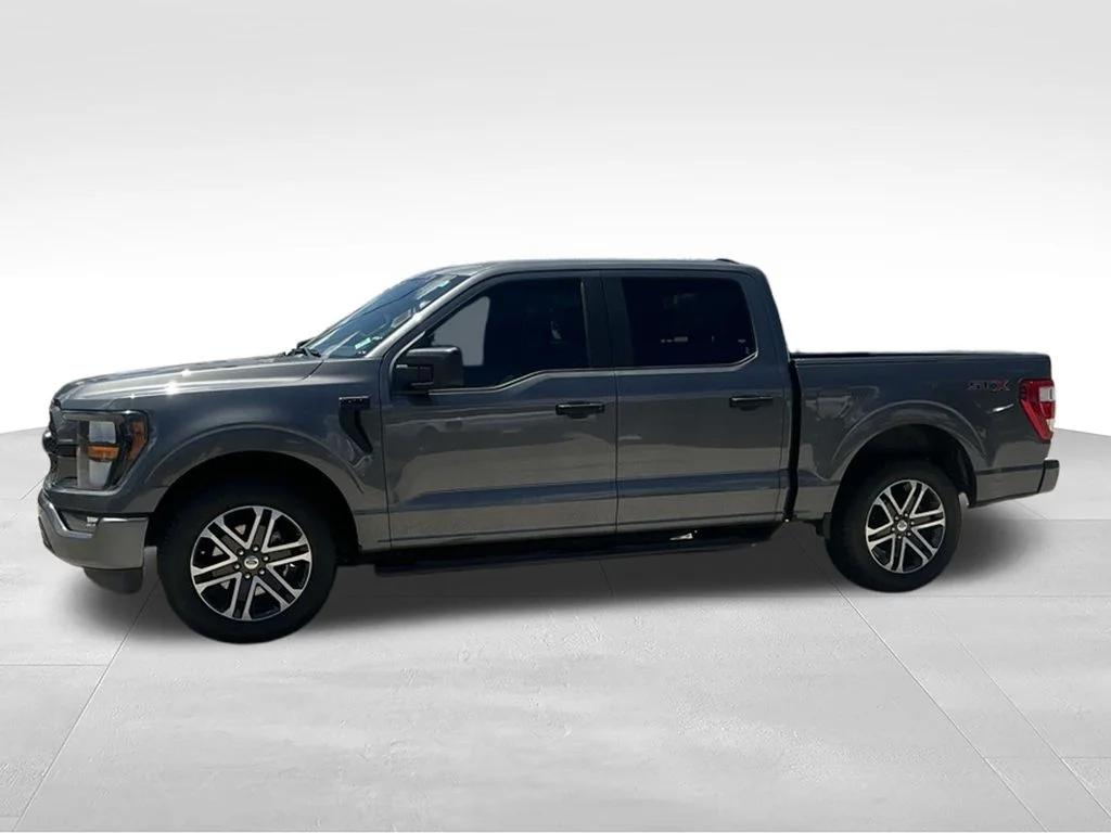Used 2023 Gray Ford XL image 3