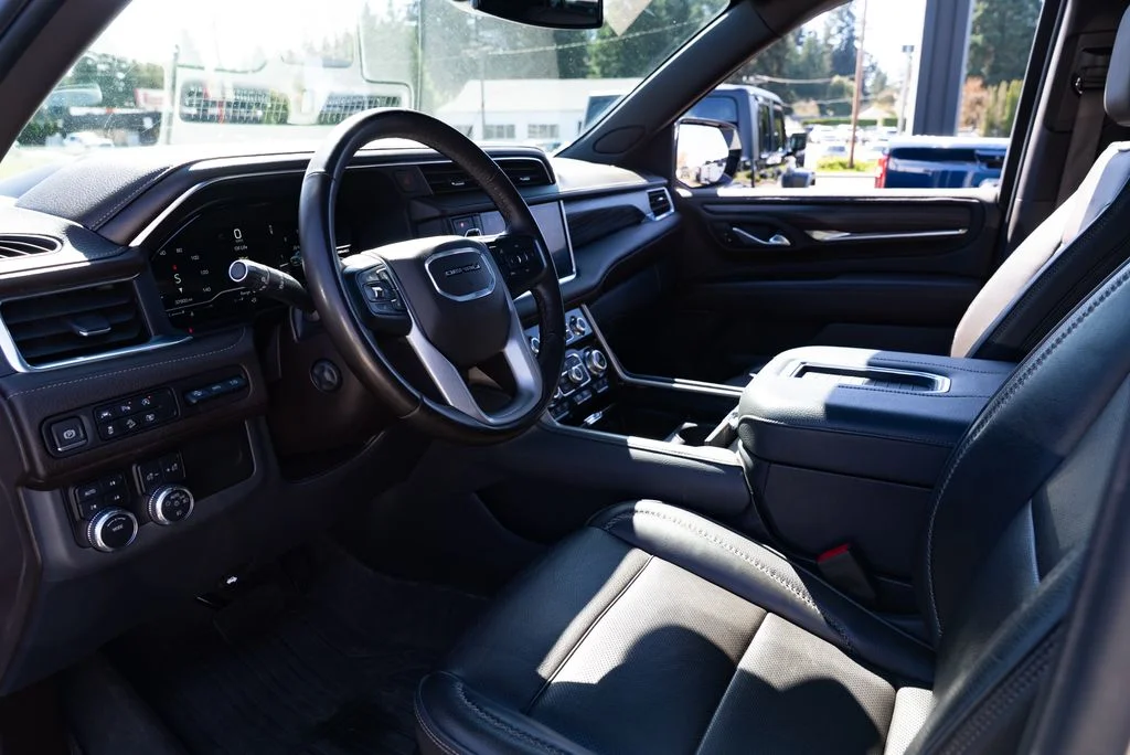 Used 2024 White GMC Denali image 22