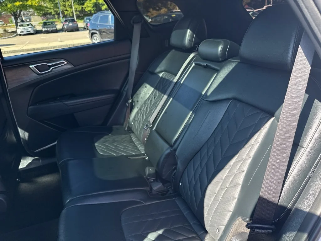 Used 2023 White Kia X-Line image 34
