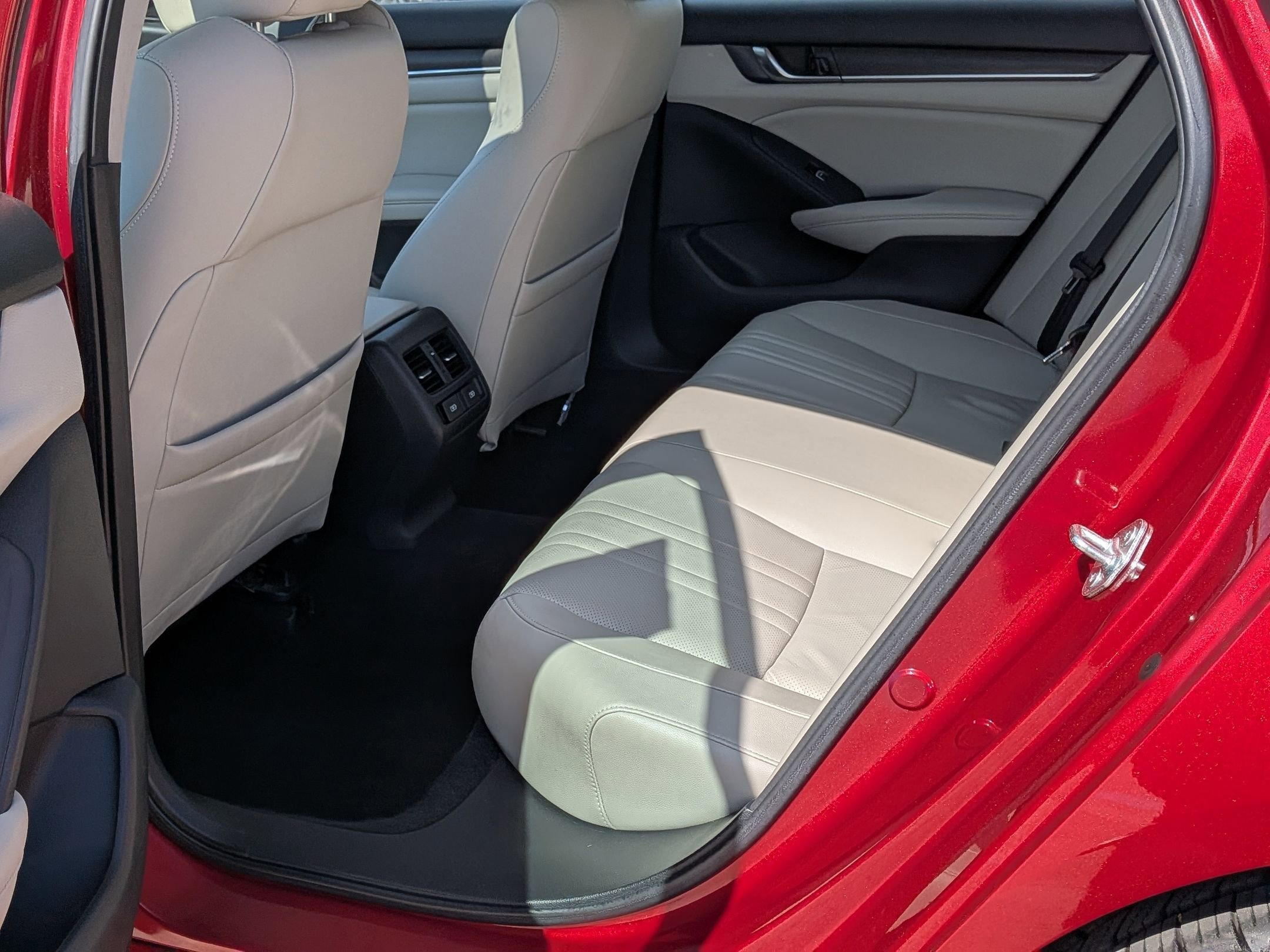 2022 Honda Accord EX-L - Photo 21