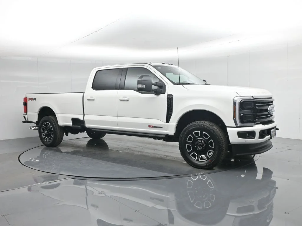 New 2026 Star White Metallic Tri-Coat Ford Platinum image 28