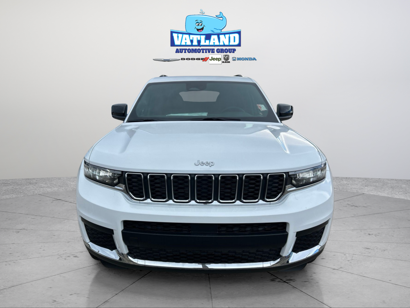 New 2026 Bright White Clear-Coat Exterior Paint Jeep Laredo image 21