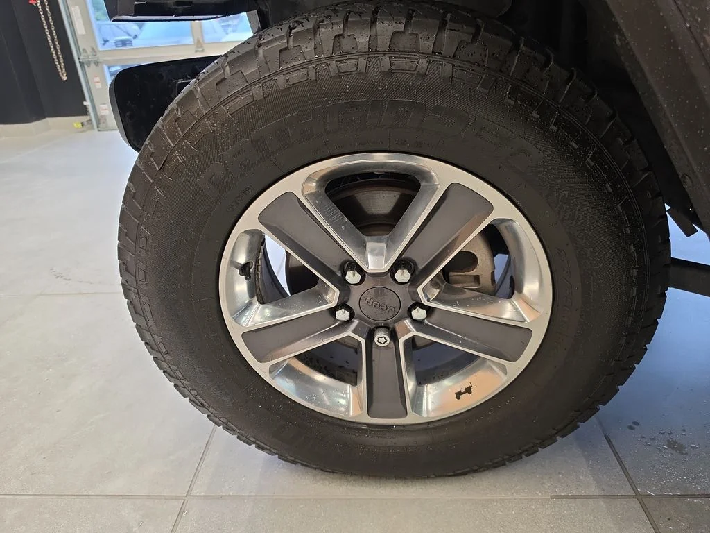 Used 2021 Gray Jeep Unlimited Sahara image 34