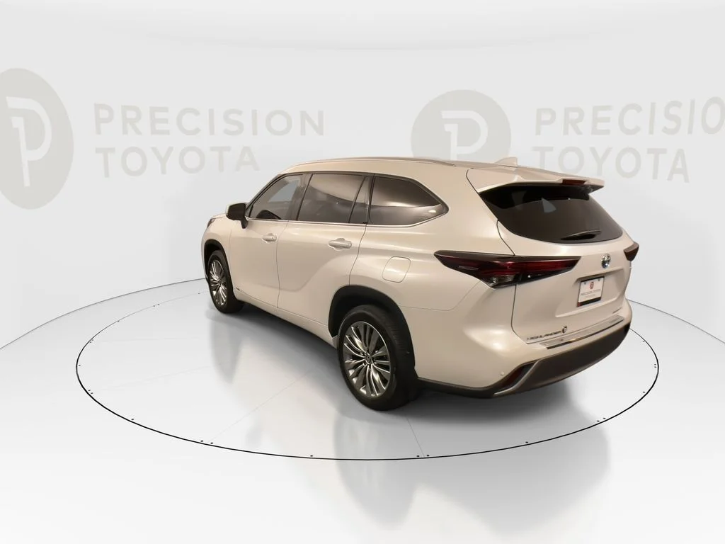Used 2024 Pearl Toyota Platinum image 14