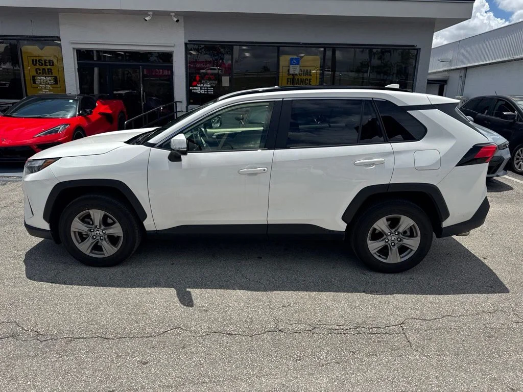 Used 2024 Ice Toyota XLE image 3