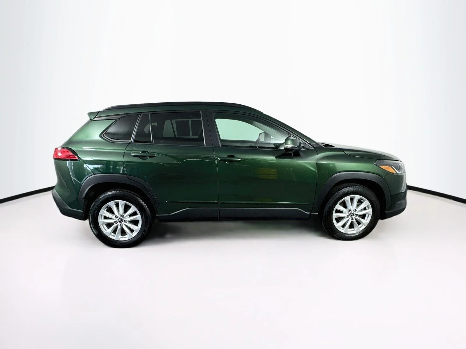 2023 Toyota Corolla Cross LE - Photo 8