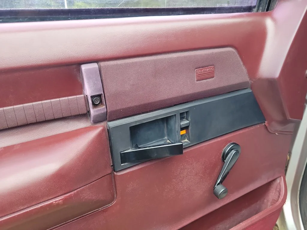 Used 1988 Silver Chevrolet  image 11