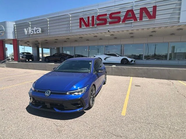 Used 2025  Volkswagen 2.0T image 28