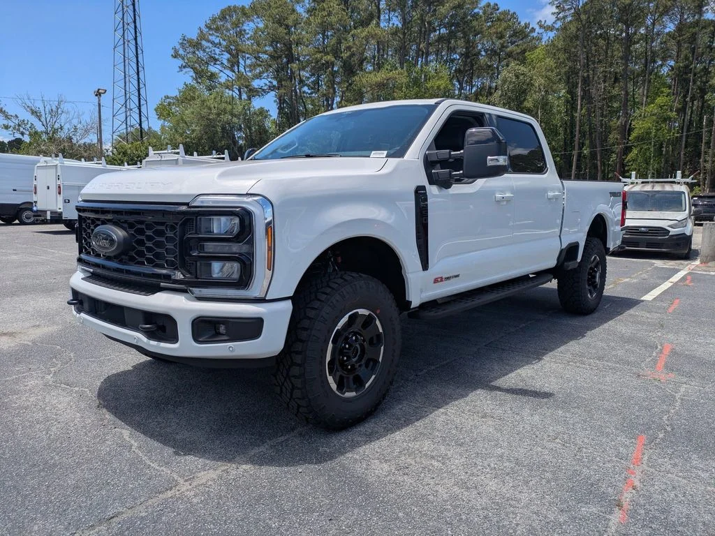 New 2026 Star White Metallic Tri-Coat Ford Lariat image 8