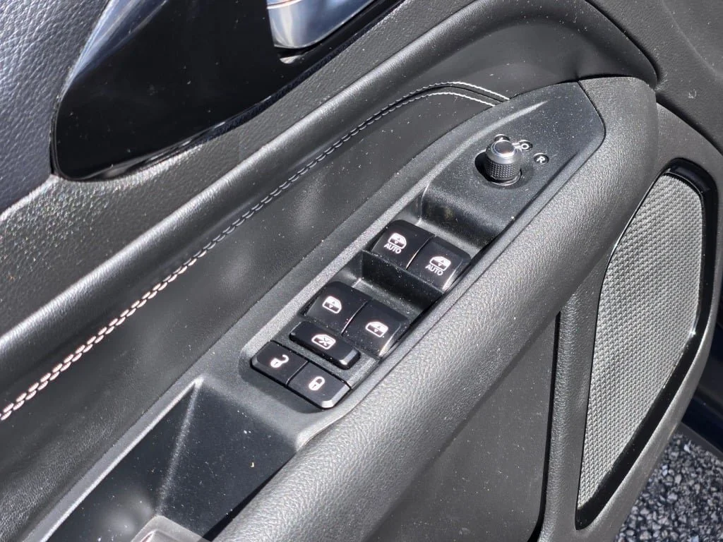 Used 2024 Gray Jeep Latitude 4x4 image 21