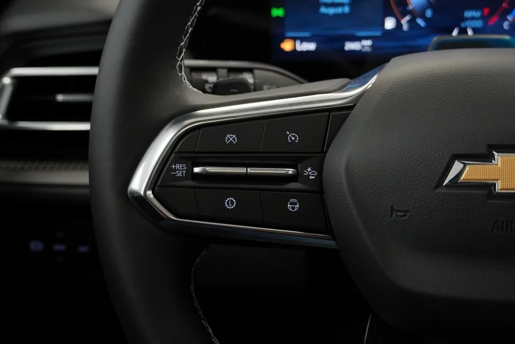 New 2027 Sterling Gray Metallic Chevrolet LT image 21