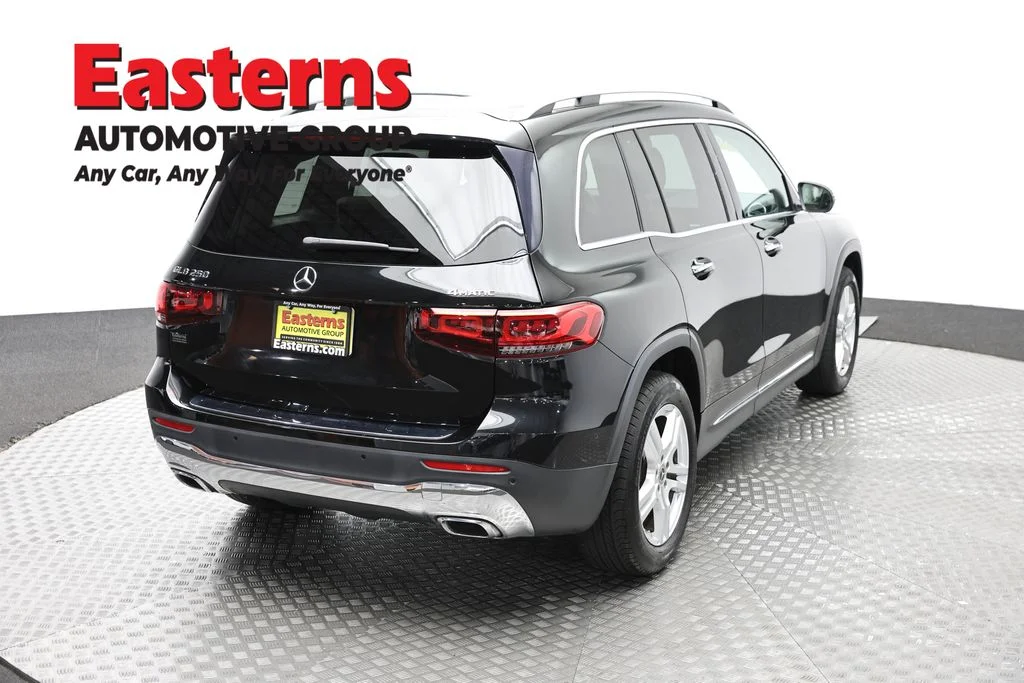 Used 2022 Black Mercedes-Benz GLB 250 image 3