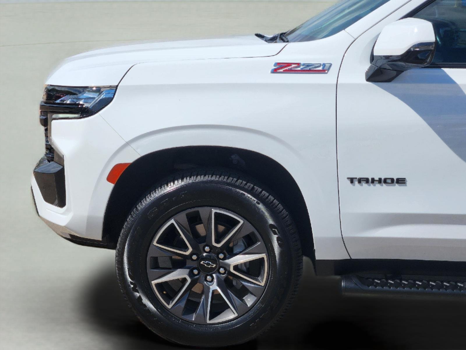 Used 2023 Summit White Chevrolet Z71 image 8