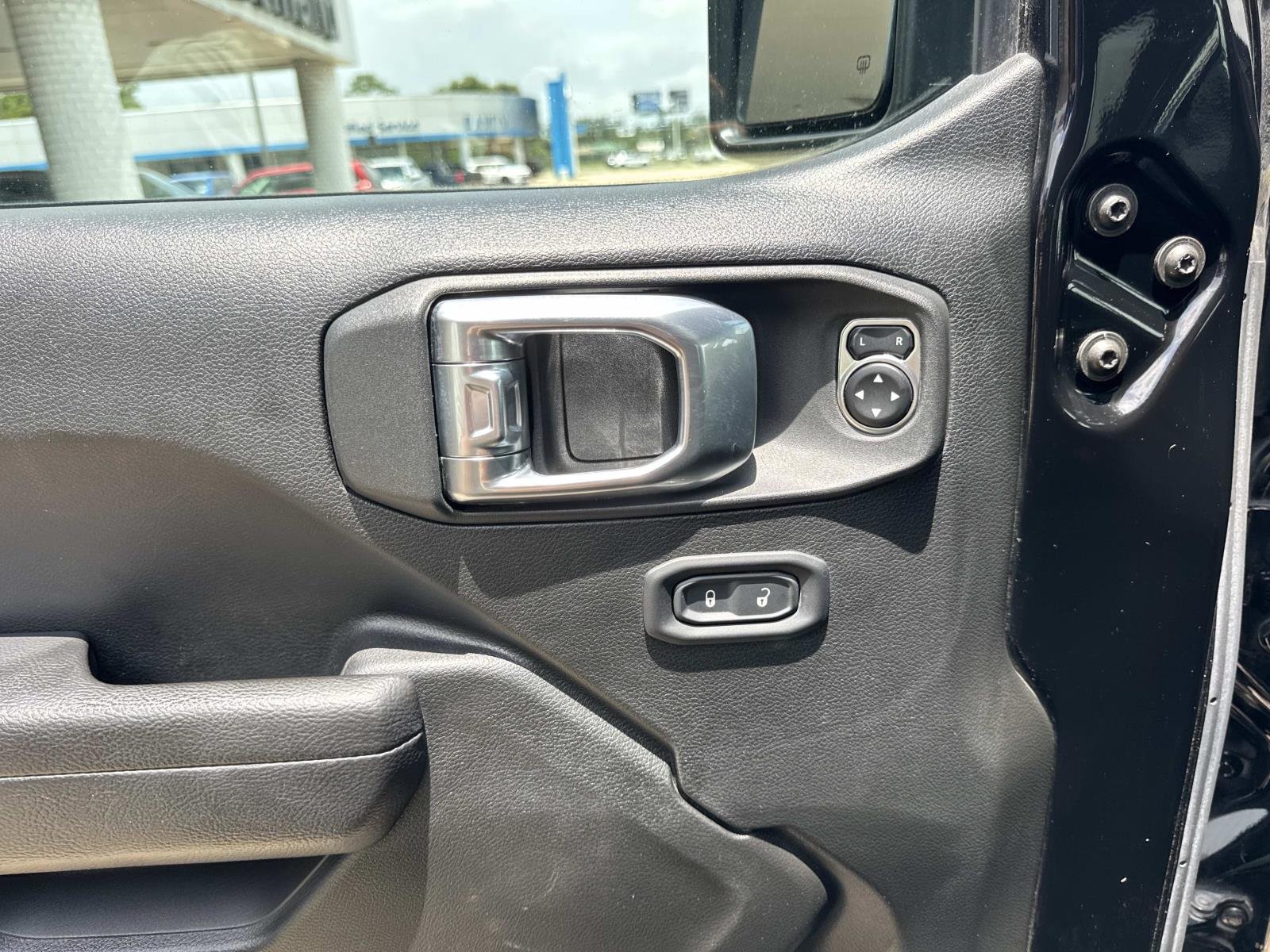 Used 2022 Black Jeep Sport S image 19