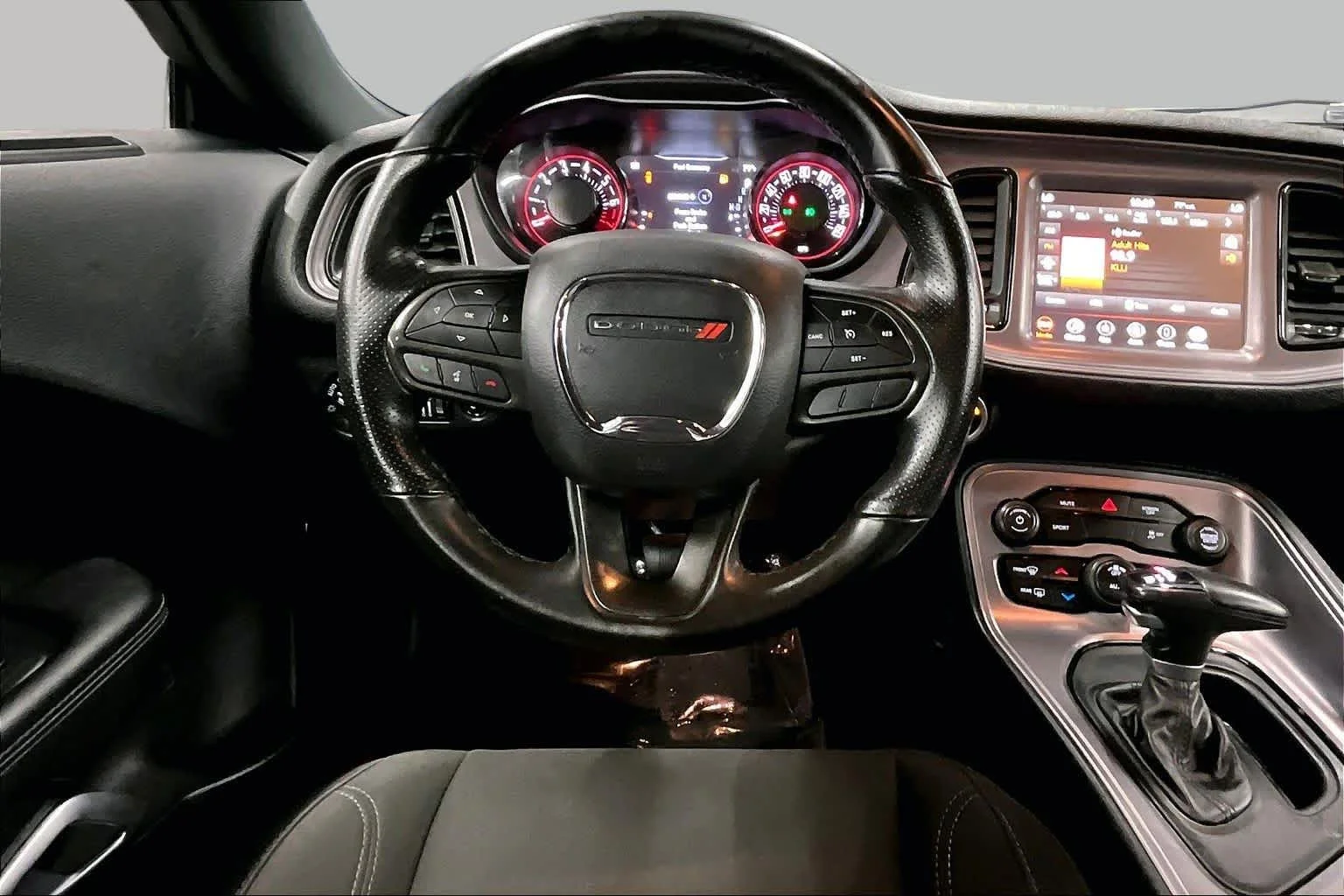 Used 2023 Granite Pearlcoat Dodge SXT image 5