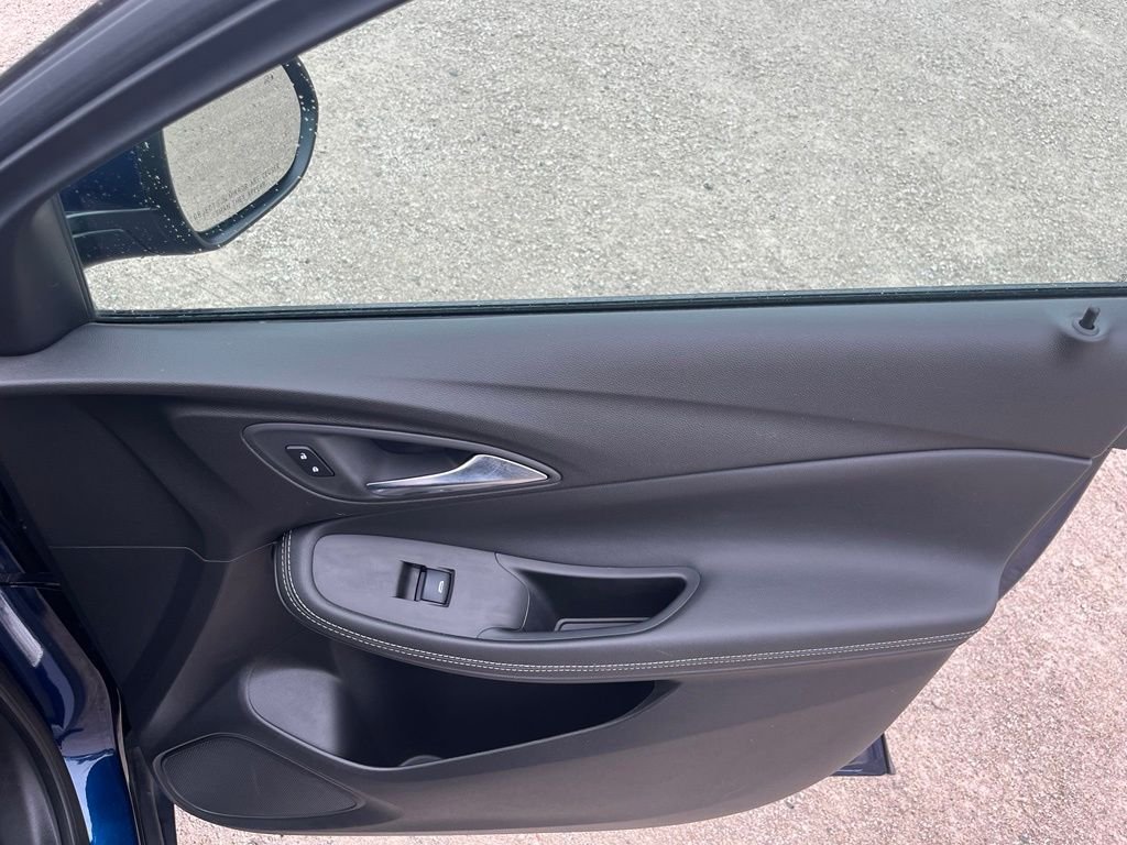 Used 2023 Sapphire Buick Essence image 32