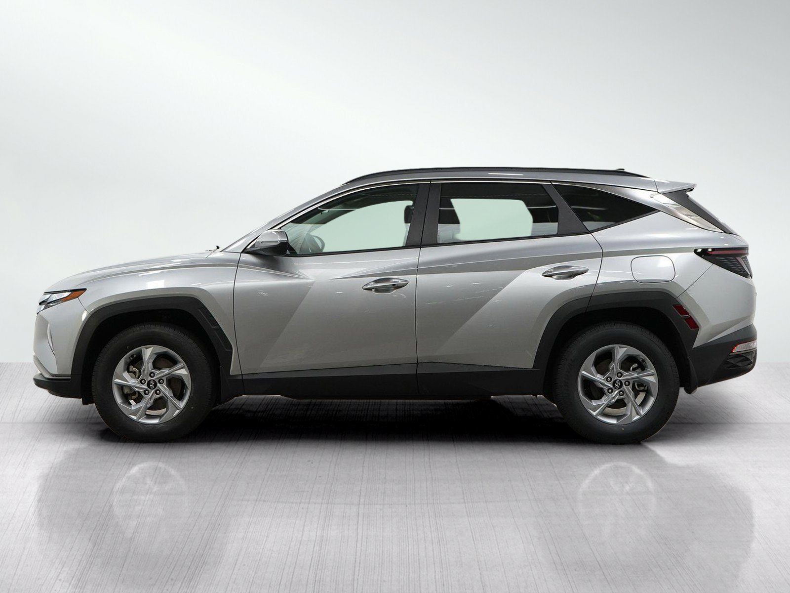 Used 2022 Hyundai Tucson SEL with VIN 5NMJBCAE7NH117883 for sale in Minneapolis, Minnesota