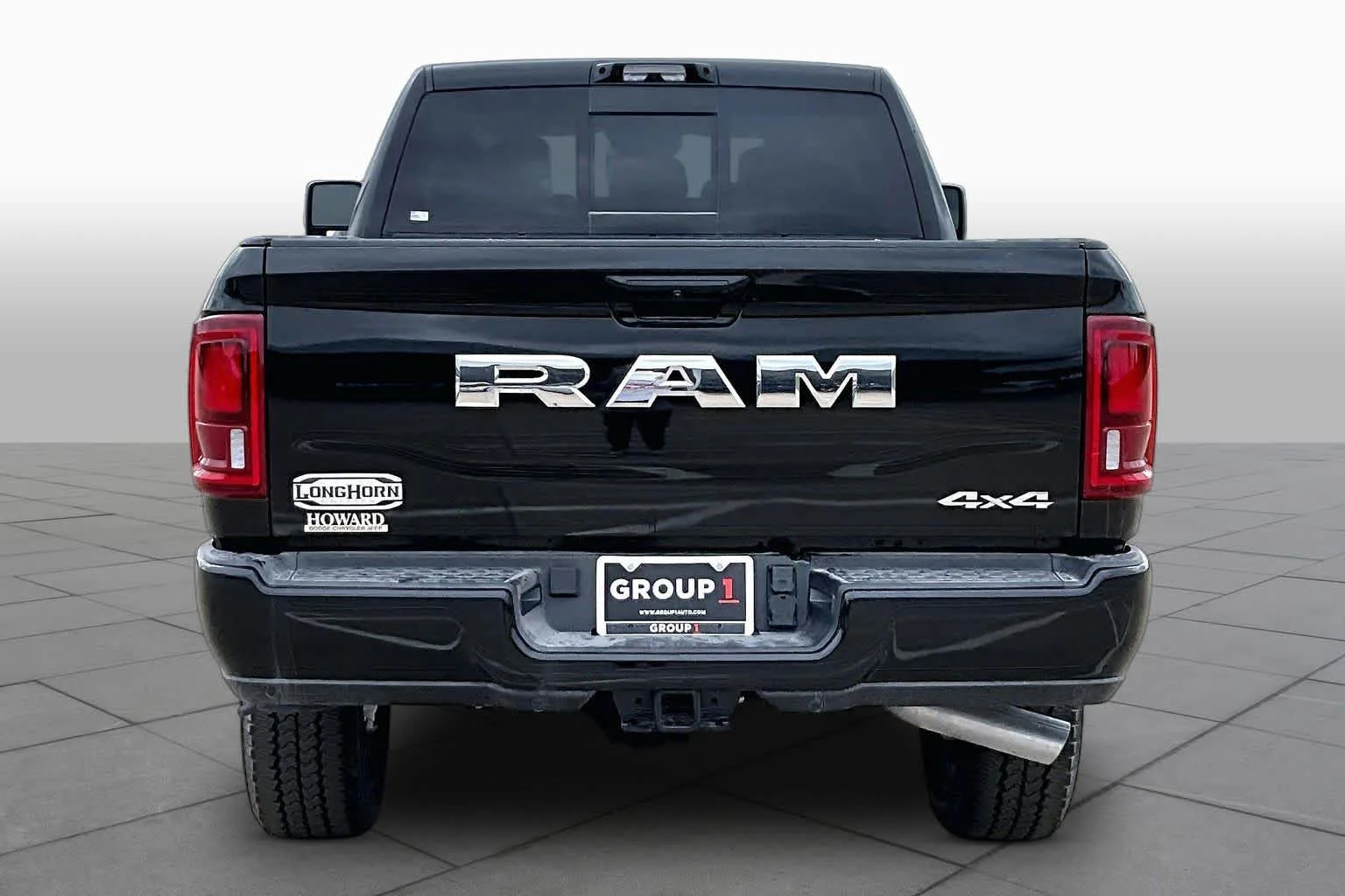 New 2026 Diamond Black Crystal Pearl-Coat Exterior Paint RAM Longhorn image 4