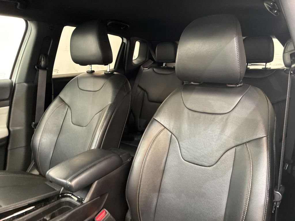 Used 2023 White Jeep Limited image 13