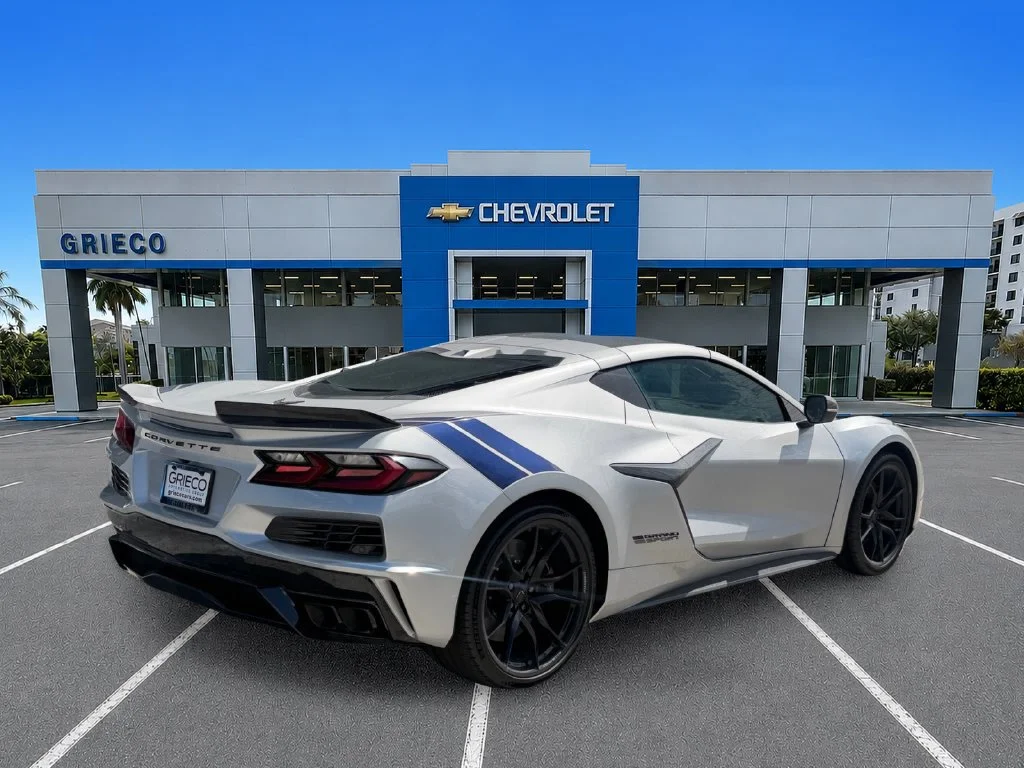 New 2027 Blade Silver Metallic Chevrolet 3LT image 7